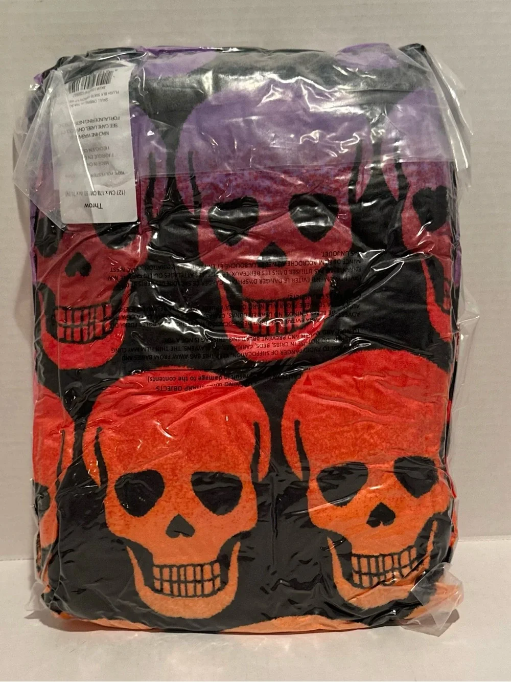 Betsey Johnson NWT Halloween Skull Ombre 50 X 70 Throw